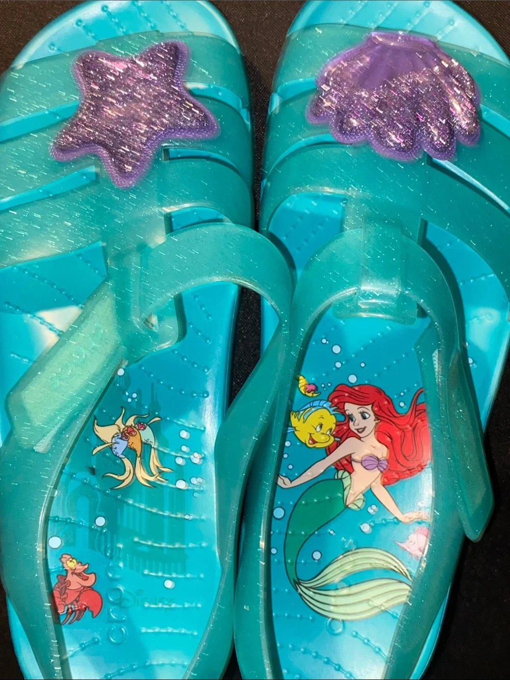 CROCS LITTLE MERMAID GIRLS/ WO SIZE 5 TURQUOISE SPARKLY HOOK LOOP STRAPS SANDALS